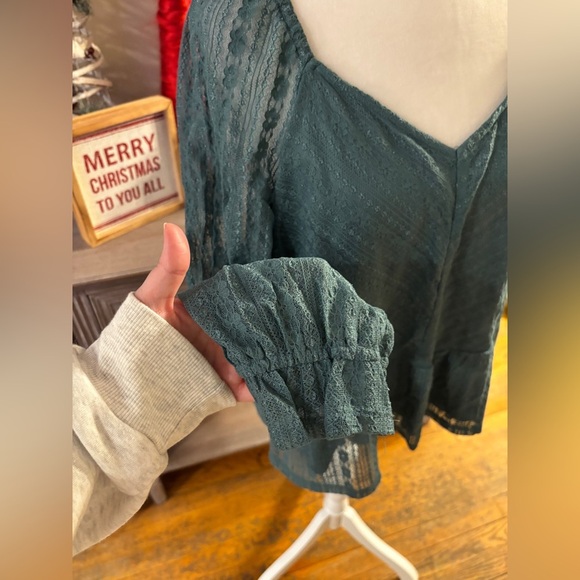 NWT LC Lauren Conrad Puff Sleeve Lace Peplum Blouse - Picture 5 of 9